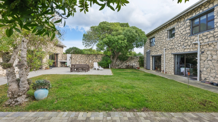 5 Bedroom Property for Sale in Struisbaai Western Cape